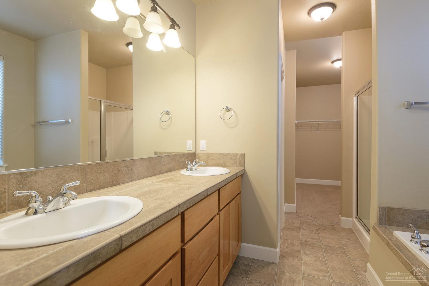 Hollygrape - Residential