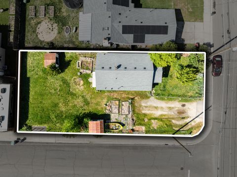 Photo of 2651 Howard Avenue, Medford, OR 97501 (MLS # 220219851)