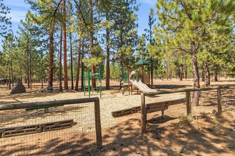 Tiny photo for 14597 Bluegrass Loop, Sisters, OR 97759 (MLS # 220219400)