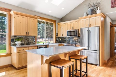 Tiny photo for 14597 Bluegrass Loop, Sisters, OR 97759 (MLS # 220219400)