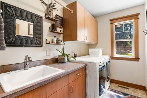 Tiny photo for 14597 Bluegrass Loop, Sisters, OR 97759 (MLS # 220219400)