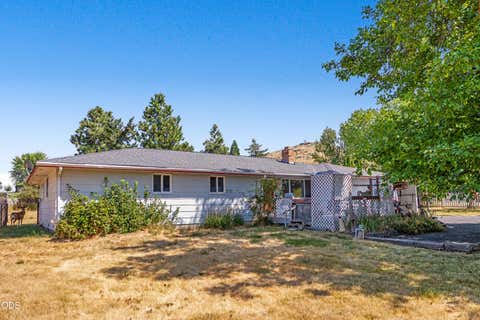 Photo of 135 Leach Drive, Midland, OR 97634 (MLS # 220226852)
