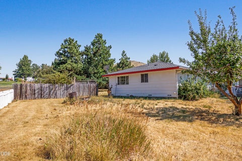 Tiny photo for 135 Leach Drive, Midland, OR 97634 (MLS # 220226852)