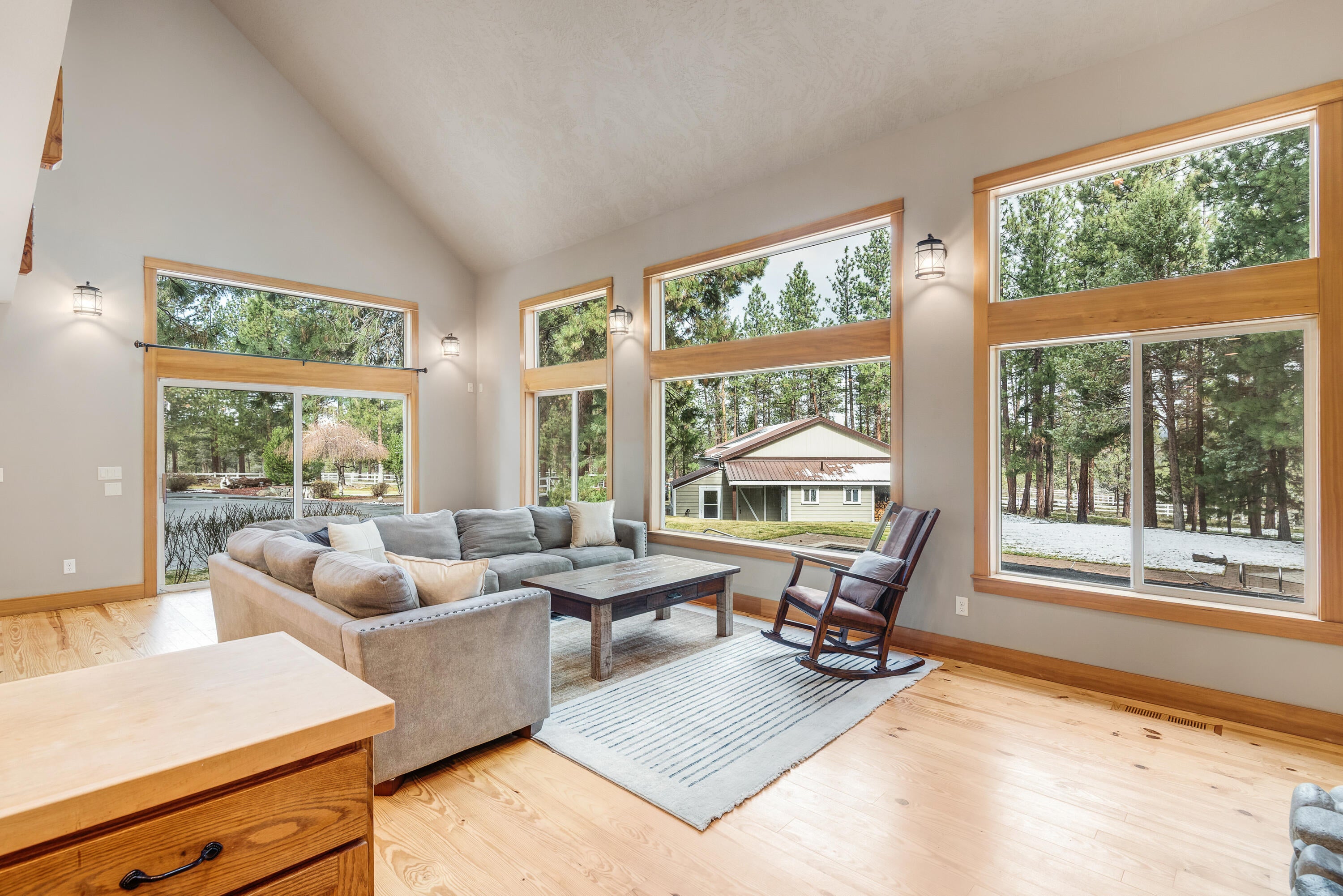69550 Deer Ridge Rd, Sisters, OR, 97759, USA, 5 Bedrooms Bedrooms, ,5 BathroomsBathrooms,Residential,Active,69550 Deer Ridge Rd,220219250