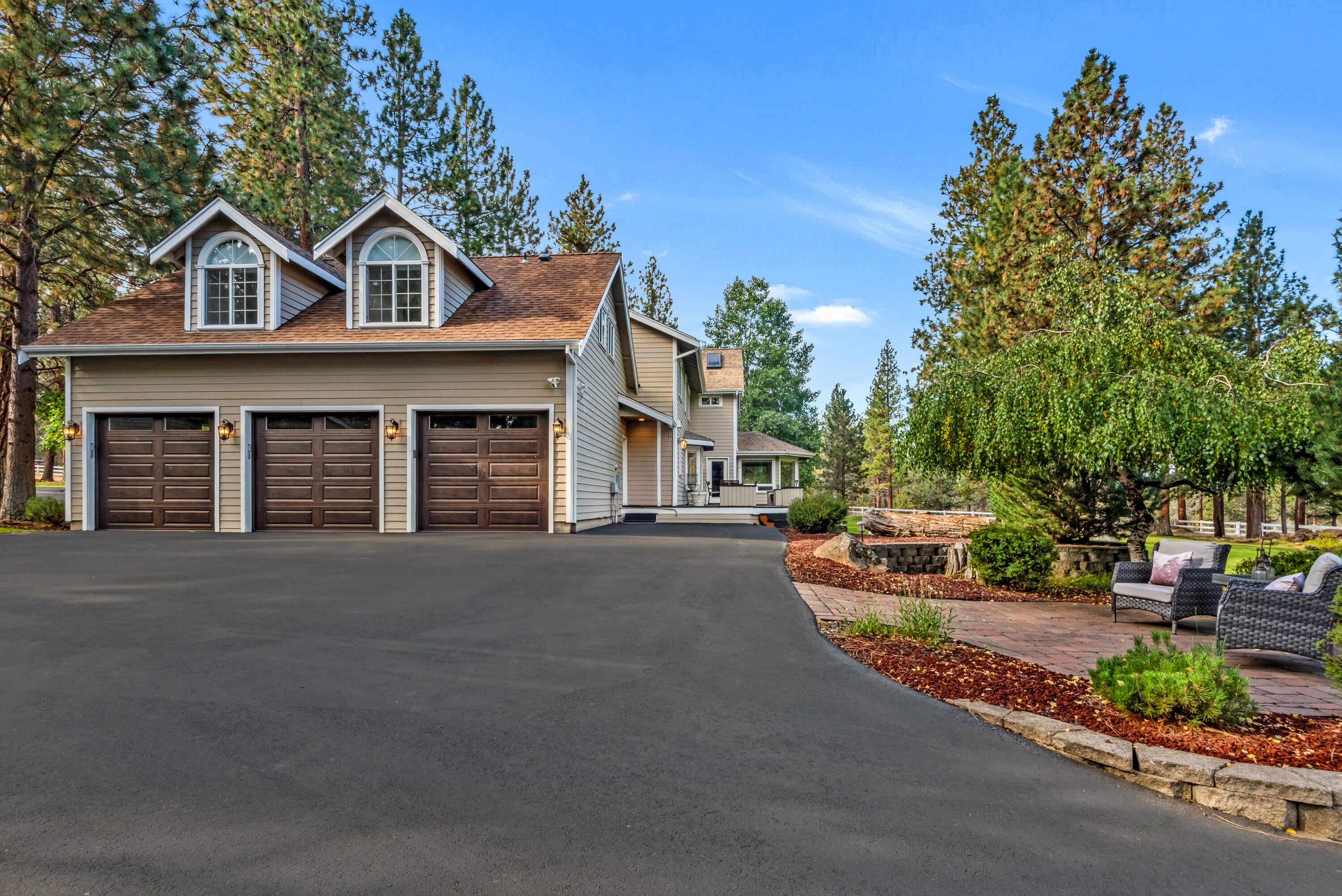 69550 Deer Ridge Rd, Sisters, OR, 97759, USA, 5 Bedrooms Bedrooms, ,5 BathroomsBathrooms,Residential,Active,69550 Deer Ridge Rd,220219250