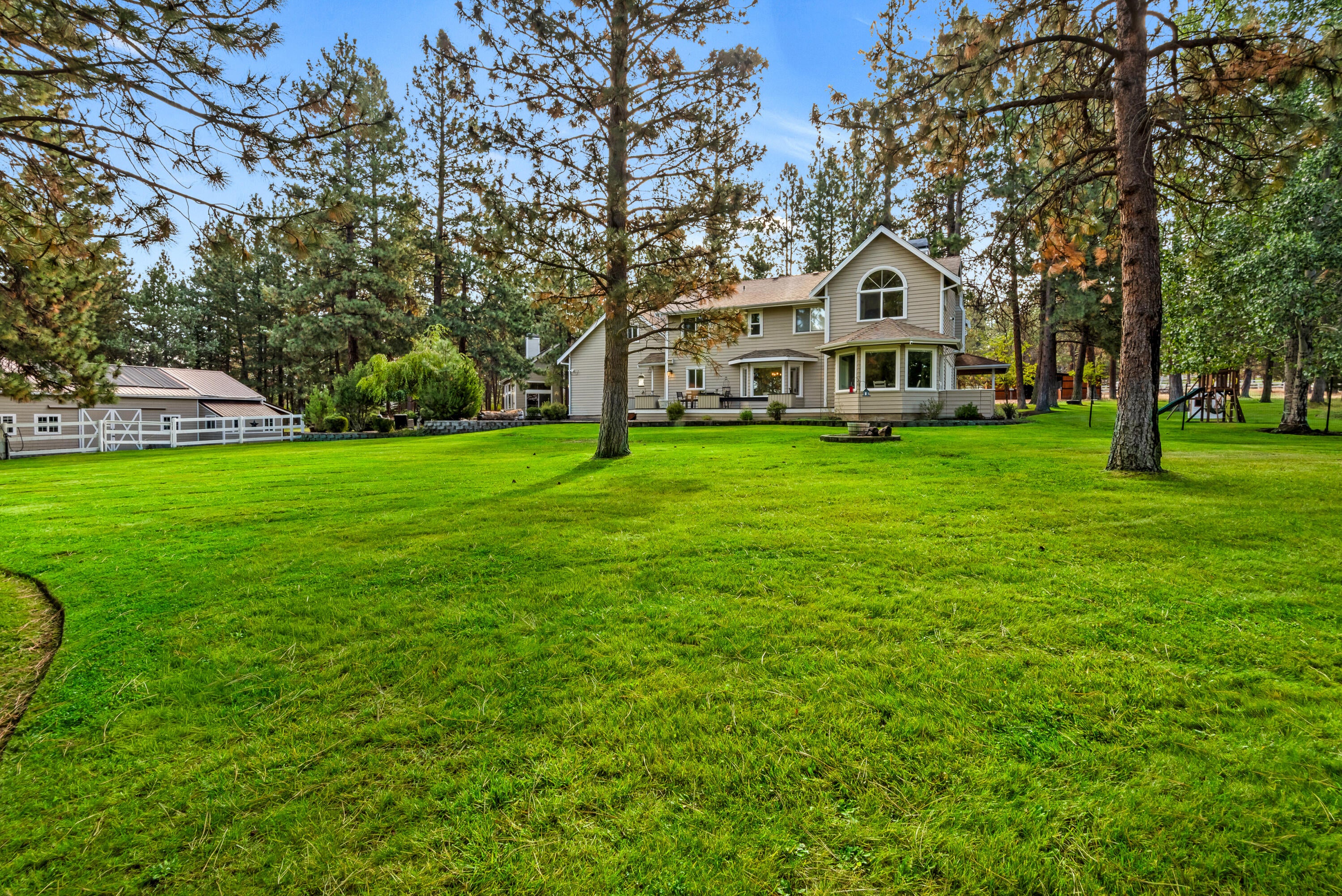 69550 Deer Ridge Rd, Sisters, OR, 97759, USA, 5 Bedrooms Bedrooms, ,5 BathroomsBathrooms,Residential,Active,69550 Deer Ridge Rd,220219250