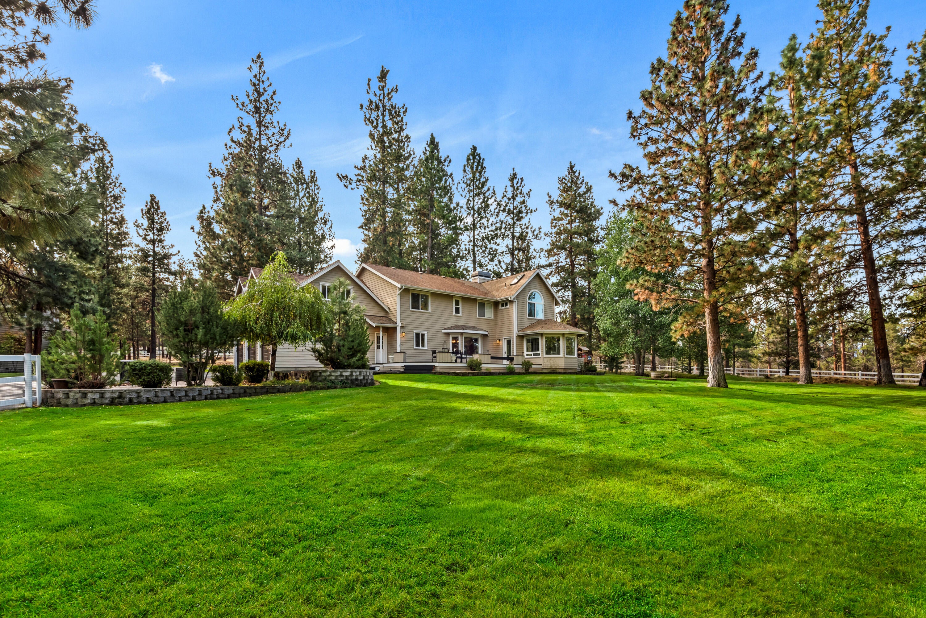 69550 Deer Ridge Rd, Sisters, OR, 97759, USA, 5 Bedrooms Bedrooms, ,5 BathroomsBathrooms,Residential,Active,69550 Deer Ridge Rd,220219250
