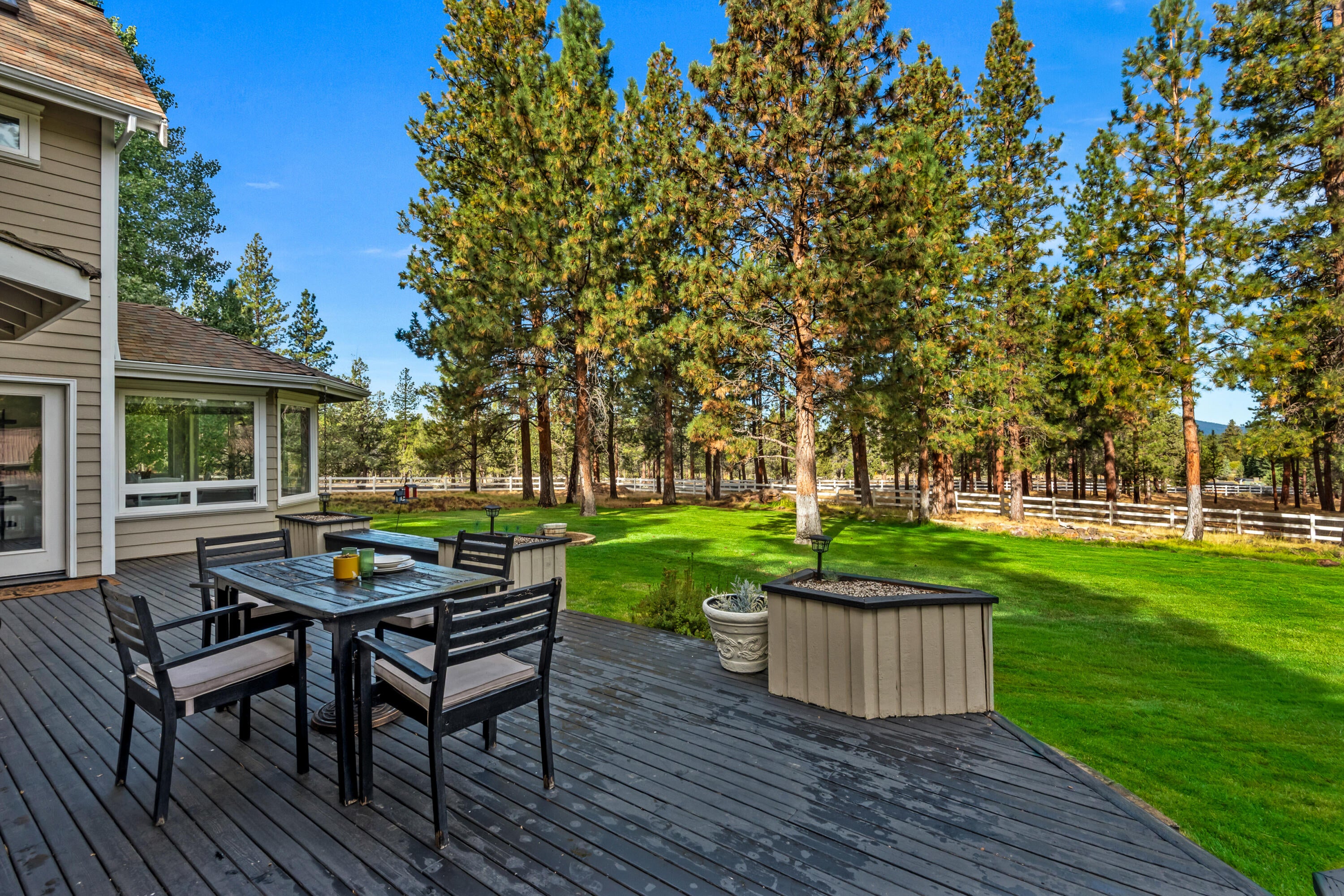 69550 Deer Ridge Rd, Sisters, OR, 97759, USA, 5 Bedrooms Bedrooms, ,5 BathroomsBathrooms,Residential,Active,69550 Deer Ridge Rd,220219250