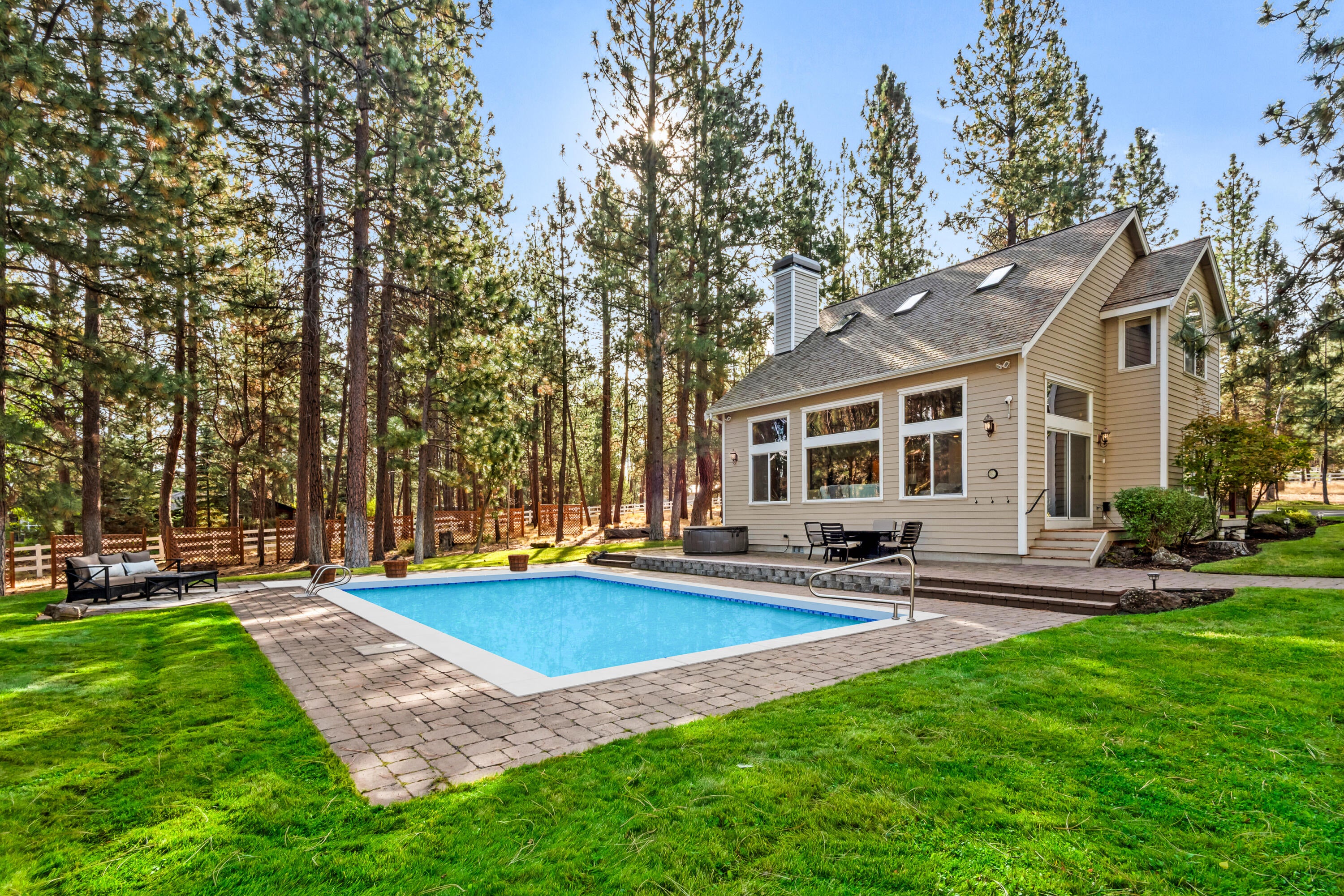 69550 Deer Ridge Rd, Sisters, OR, 97759, USA, 5 Bedrooms Bedrooms, ,5 BathroomsBathrooms,Residential,Active,69550 Deer Ridge Rd,220219250