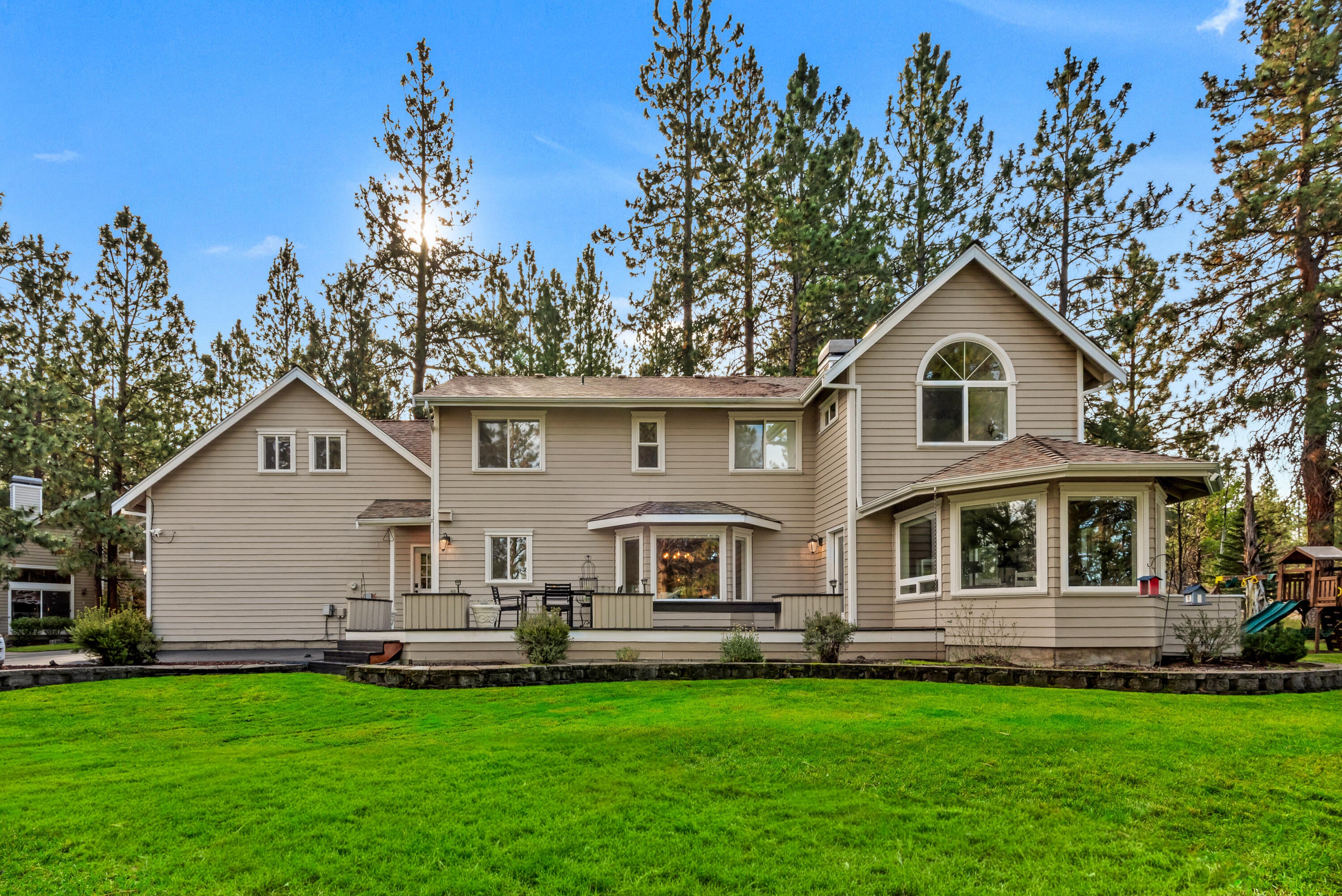 69550 Deer Ridge Rd, Sisters, OR, 97759, USA, 5 Bedrooms Bedrooms, ,5 BathroomsBathrooms,Residential,Active,69550 Deer Ridge Rd,220219250
