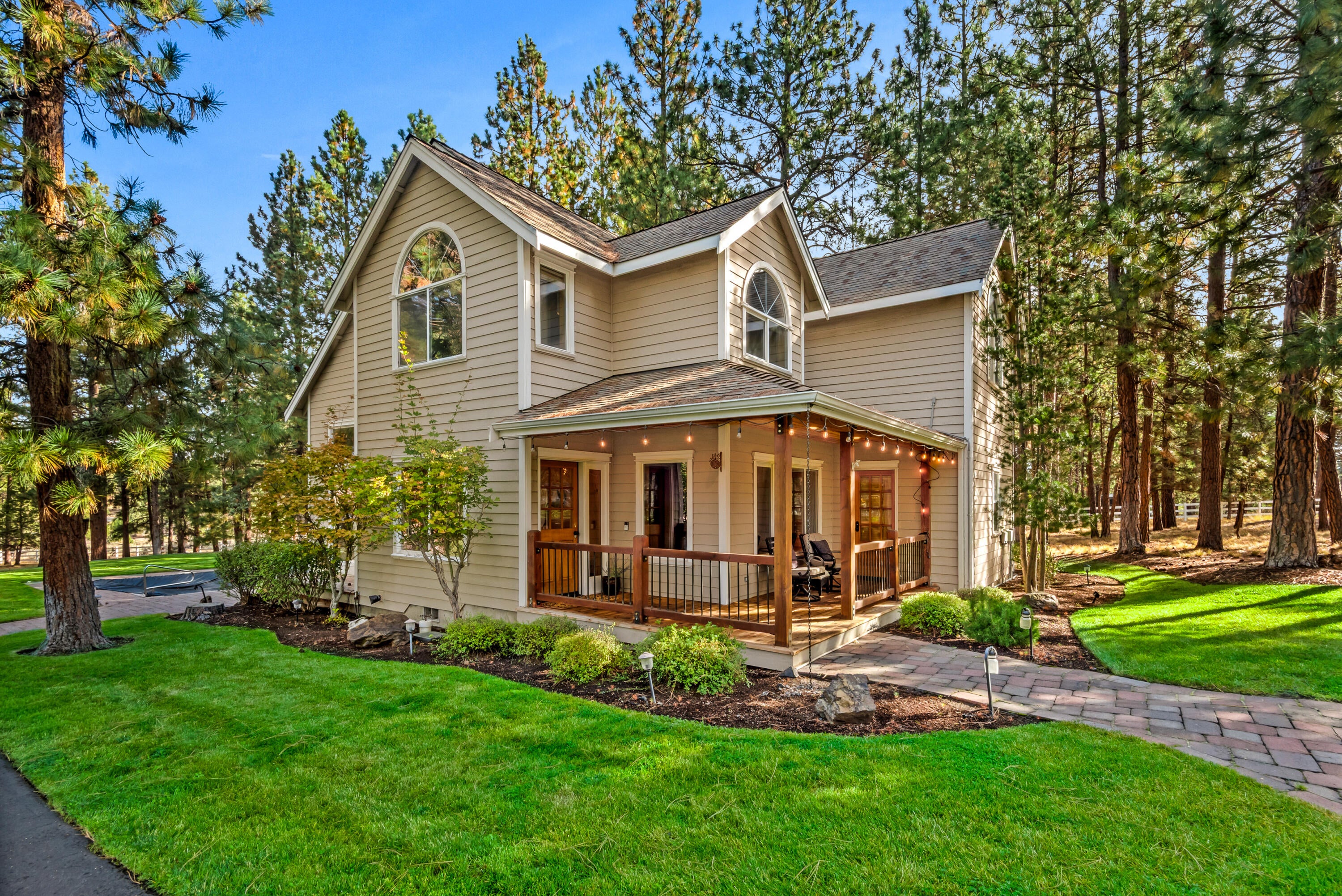 69550 Deer Ridge Rd, Sisters, OR, 97759, USA, 5 Bedrooms Bedrooms, ,5 BathroomsBathrooms,Residential,Active,69550 Deer Ridge Rd,220219250