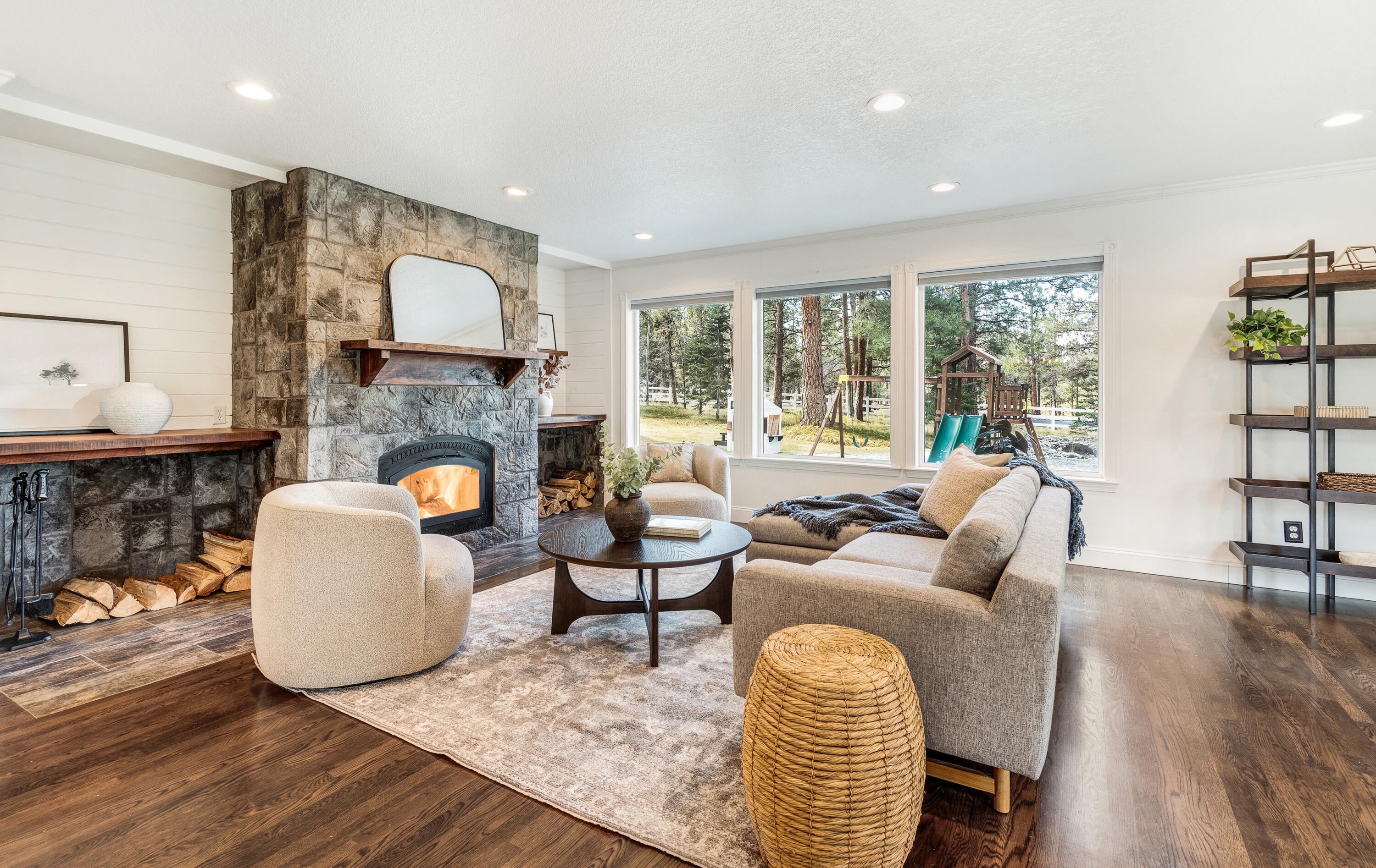 69550 Deer Ridge Rd, Sisters, OR, 97759, USA, 5 Bedrooms Bedrooms, ,5 BathroomsBathrooms,Residential,Active,69550 Deer Ridge Rd,220219250