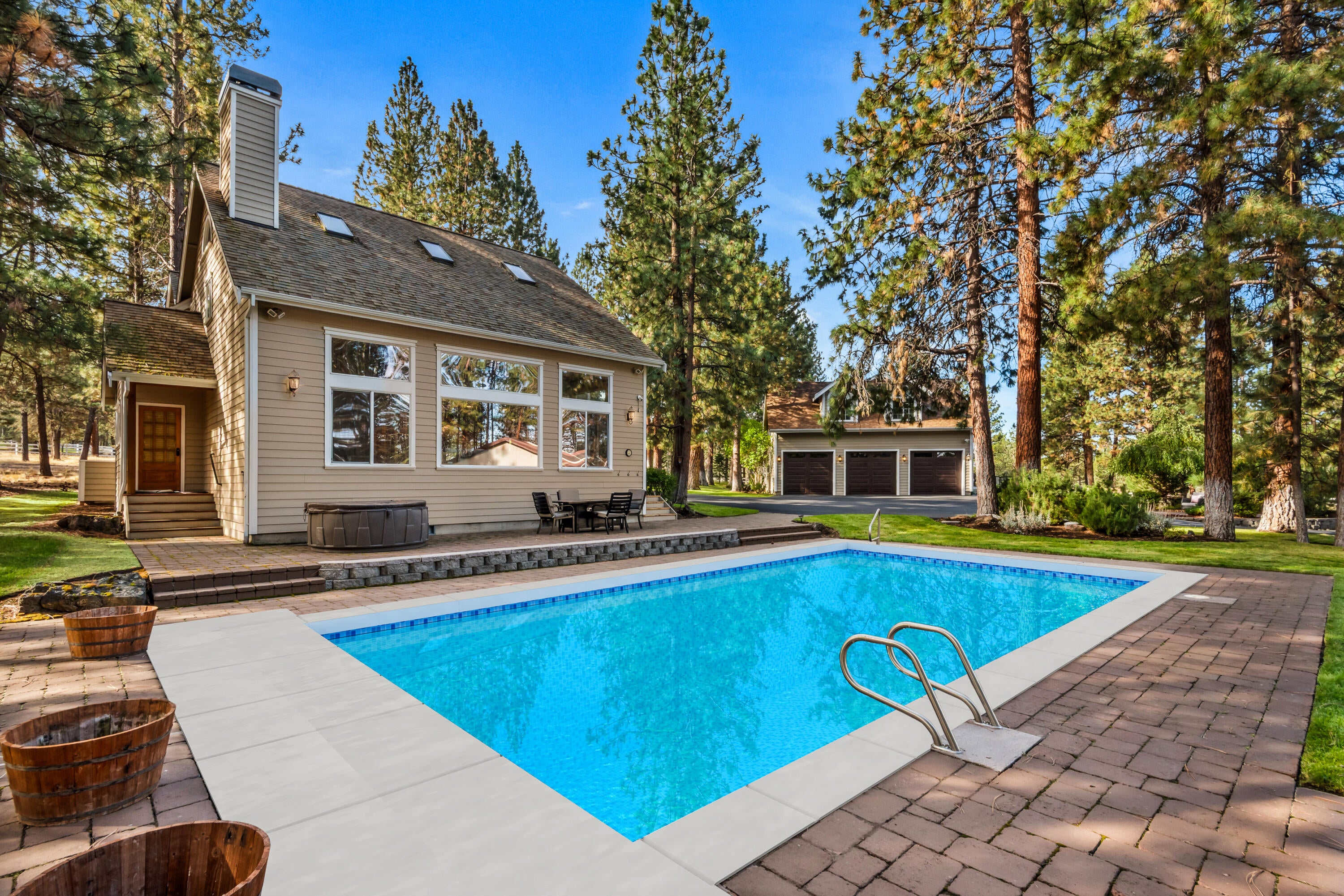 69550 Deer Ridge Rd, Sisters, OR, 97759, USA, 5 Bedrooms Bedrooms, ,5 BathroomsBathrooms,Residential,Active,69550 Deer Ridge Rd,220219250