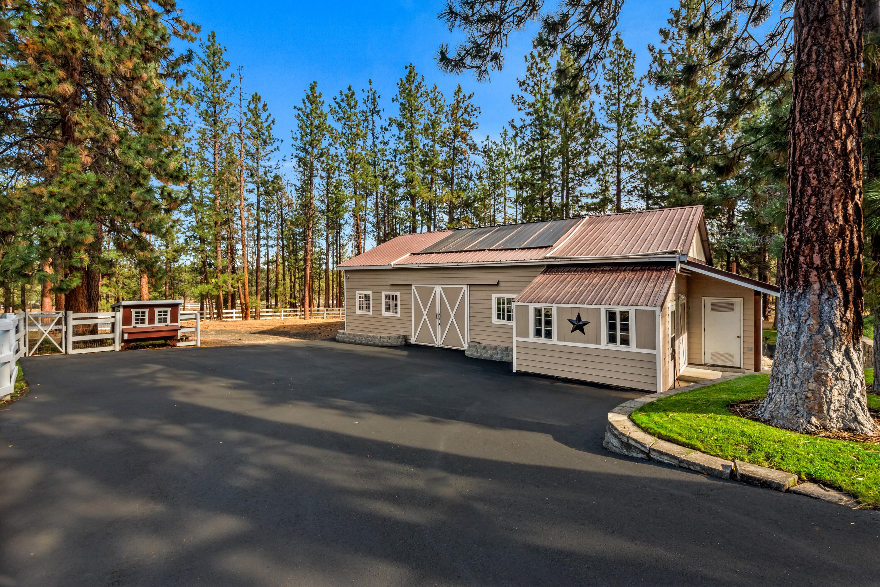 69550 Deer Ridge Rd, Sisters, OR, 97759, USA, 5 Bedrooms Bedrooms, ,5 BathroomsBathrooms,Residential,Active,69550 Deer Ridge Rd,220219250