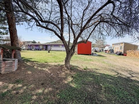 Tiny photo for 2153 NE Sunset View Lane, Prineville, OR 97754 (MLS # 220217823)