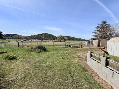 Tiny photo for 2153 NE Sunset View Lane, Prineville, OR 97754 (MLS # 220217823)
