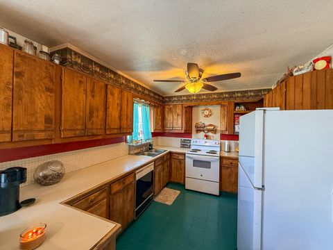 Tiny photo for 2153 NE Sunset View Lane, Prineville, OR 97754 (MLS # 220217823)