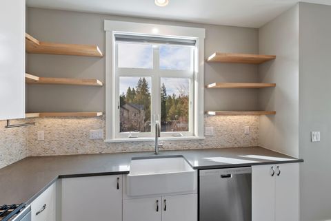 Tiny photo for 1913 NW Monterey Mews # 8, Bend, OR 97703 (MLS # 220213700)