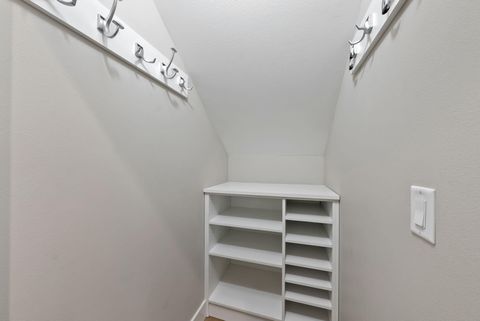 Tiny photo for 1913 NW Monterey Mews # 8, Bend, OR 97703 (MLS # 220213700)