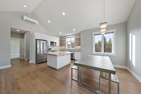 Tiny photo for 1913 NW Monterey Mews # 8, Bend, OR 97703 (MLS # 220213700)