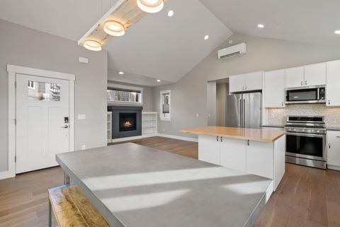 Tiny photo for 1913 NW Monterey Mews # 8, Bend, OR 97703 (MLS # 220213700)