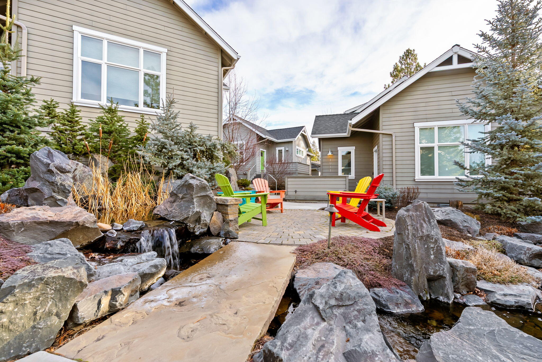 1913 NW Monterey Mews # 8