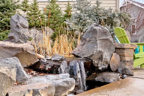 Tiny photo for 1913 NW Monterey Mews # 8, Bend, OR 97703 (MLS # 220213700)