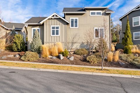 Tiny photo for 1913 NW Monterey Mews # 8, Bend, OR 97703 (MLS # 220213700)