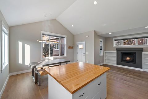 Tiny photo for 1913 NW Monterey Mews # 8, Bend, OR 97703 (MLS # 220213700)