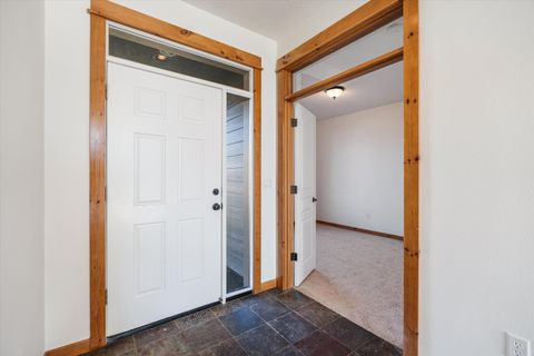 Tiny photo for 1664 NW Teakwood Lane, Redmond, OR 97756 (MLS # 220214049)