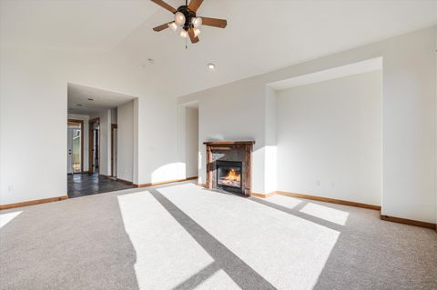 Tiny photo for 1664 NW Teakwood Lane, Redmond, OR 97756 (MLS # 220214049)