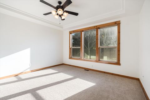 Tiny photo for 1664 NW Teakwood Lane, Redmond, OR 97756 (MLS # 220214049)