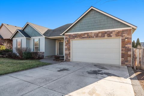 Tiny photo for 1664 NW Teakwood Lane, Redmond, OR 97756 (MLS # 220214049)