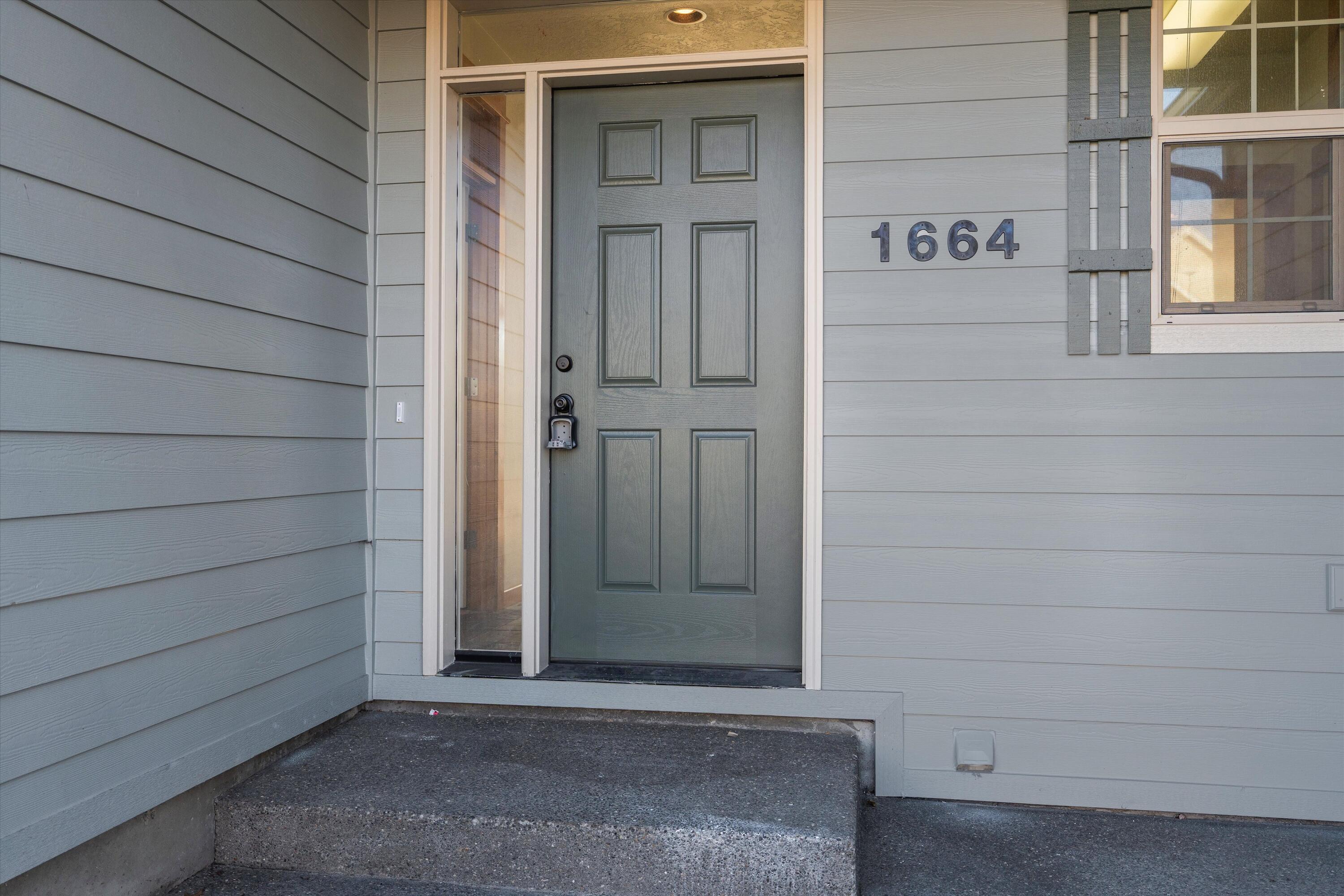 1664 NW Teakwood Lane