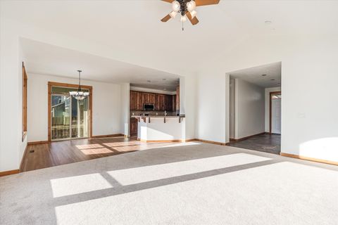 Tiny photo for 1664 NW Teakwood Lane, Redmond, OR 97756 (MLS # 220214049)