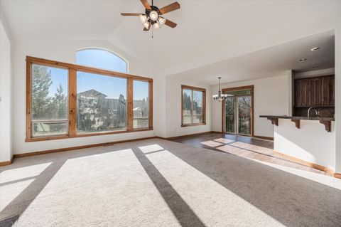 Tiny photo for 1664 NW Teakwood Lane, Redmond, OR 97756 (MLS # 220214049)