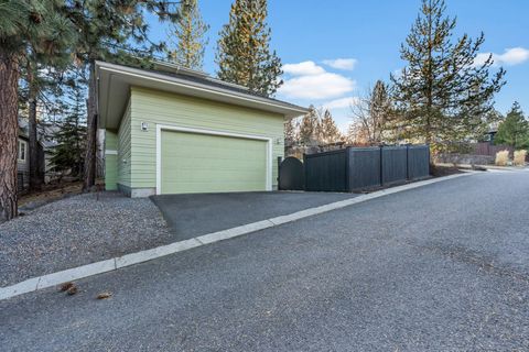 Tiny photo for 2398 NW Lemhi Pass Drive, Bend, OR 97703 (MLS # 220214849)
