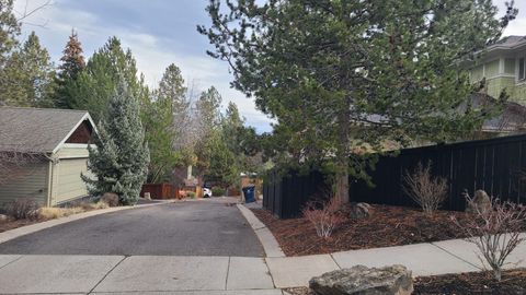 Tiny photo for 2398 NW Lemhi Pass Drive, Bend, OR 97703 (MLS # 220214849)