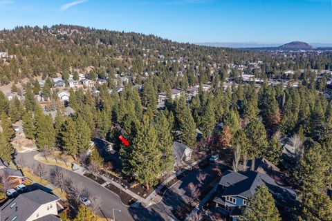 Tiny photo for 2398 NW Lemhi Pass Drive, Bend, OR 97703 (MLS # 220214849)