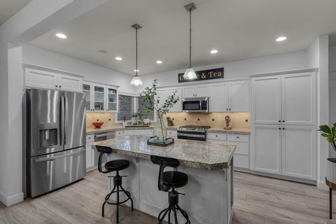 Tiny photo for 2398 NW Lemhi Pass Drive, Bend, OR 97703 (MLS # 220214849)