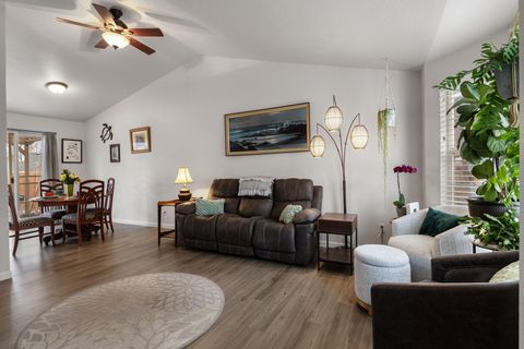 Tiny photo for 3041 SW Salmon Avenue, Redmond, OR 97756 (MLS # 220215509)