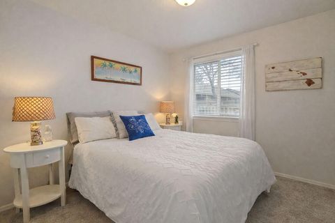 Tiny photo for 3041 SW Salmon Avenue, Redmond, OR 97756 (MLS # 220215509)