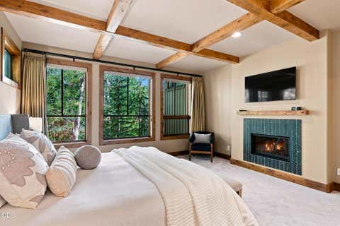 Tiny photo for 61673 Tam McArthur Loop, Bend, OR 97702 (MLS # 220227144)