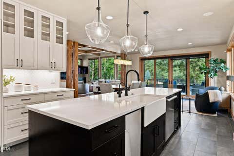 Tiny photo for 61673 Tam McArthur Loop, Bend, OR 97702 (MLS # 220227144)