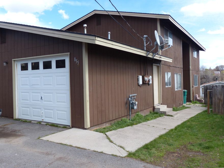 Great Investment property! 2 bedroom, 1 bath duplex units. Both units are 2 story with garage. Roof replacement in 2016. Close to Sky Lakes Medical Center and Oregon Institute of Technology