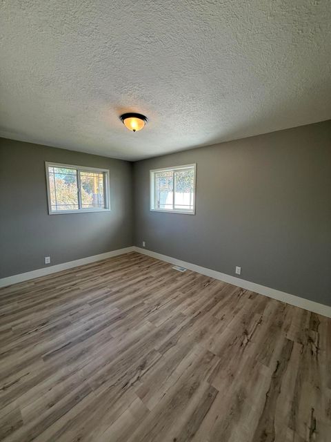 Tiny photo for 4199 Hilyard Avenue, Klamath Falls, OR 97603 (MLS # 220211104)
