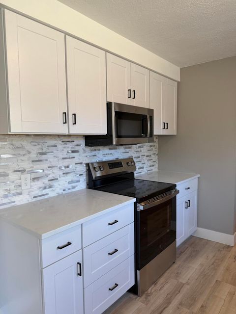 Tiny photo for 4199 Hilyard Avenue, Klamath Falls, OR 97603 (MLS # 220211104)