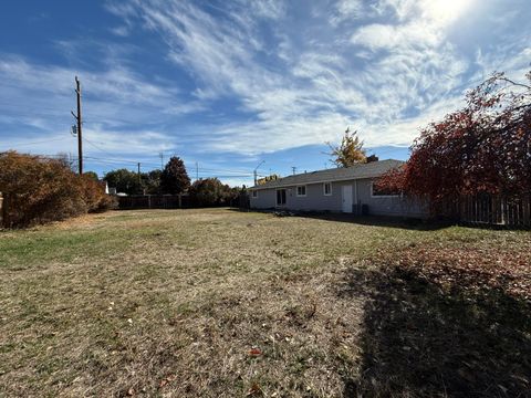 Tiny photo for 4199 Hilyard Avenue, Klamath Falls, OR 97603 (MLS # 220211104)