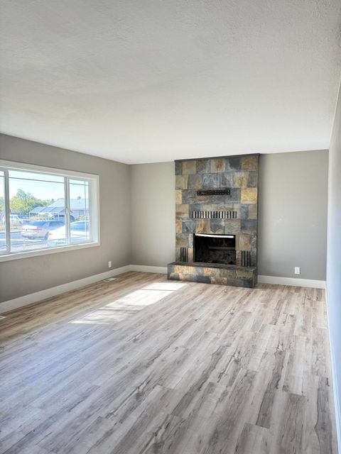 Tiny photo for 4199 Hilyard Avenue, Klamath Falls, OR 97603 (MLS # 220211104)
