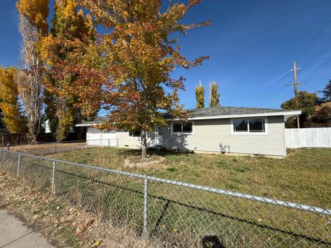 Tiny photo for 4199 Hilyard Avenue, Klamath Falls, OR 97603 (MLS # 220211104)